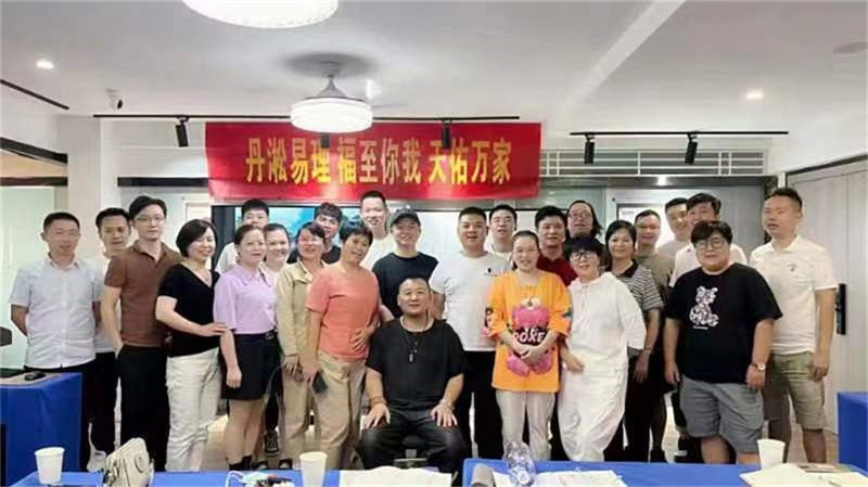 會(huì)員合影